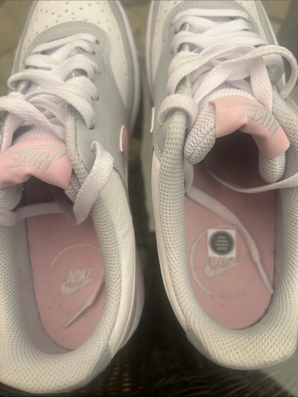 Nike Women's Low-Top Sneakers in White and Light Pink